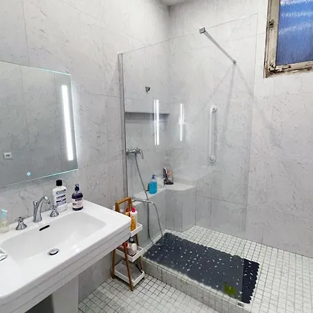 Appartamento Beautiful Flat In The Center Of 6 Th District Parigi